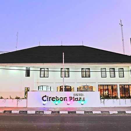Hotel Cirebon Plaza Esterno foto