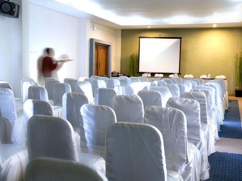 Hotel Cirebon Plaza Esterno foto